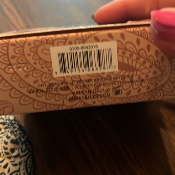 Laura Geller Face Friend highlighter and body frosting - Picture 3 of 3